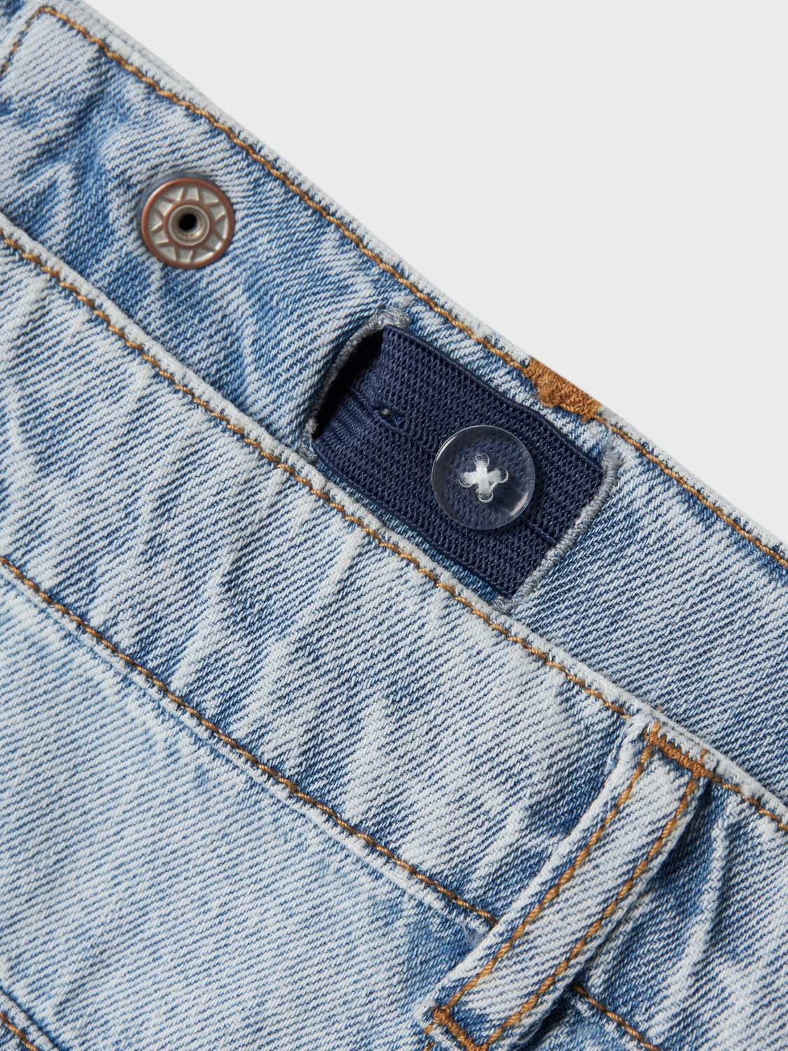 model_shot-front_full